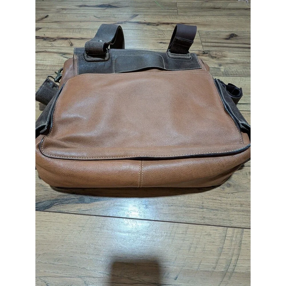 Scout by Petunia Pickle Bottom Leather Diaper Bag / Messenger Bag